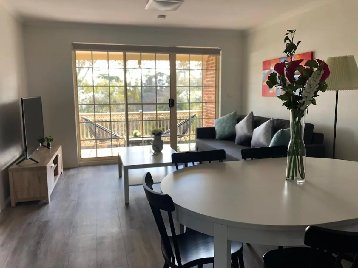 Modern 2Br Apartment With Parking Kingston